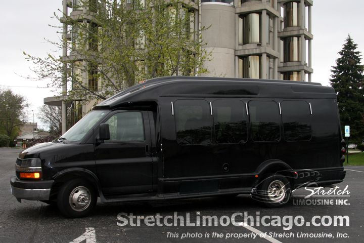 luxury chicago shuttle bus